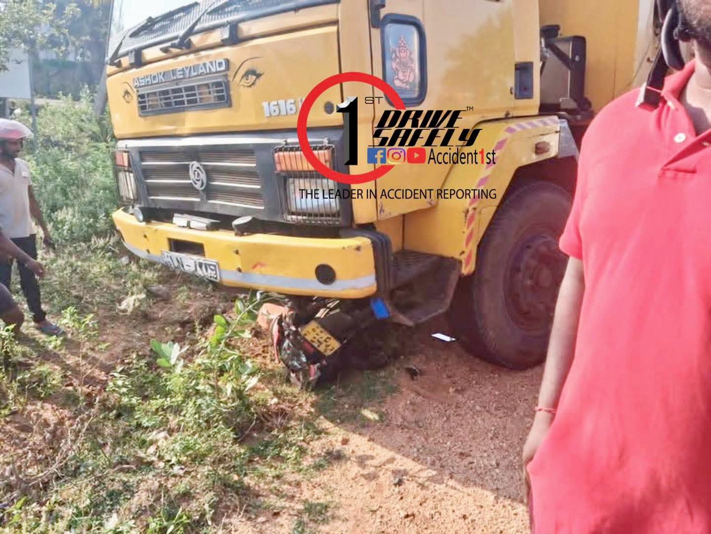 A9 මාර්ගයේ ඉරණමඩු ශිවන් කෝවිල හන්දියේදී ටිපර් රථයක් හා යතුරුපැදියක් ගැටේ