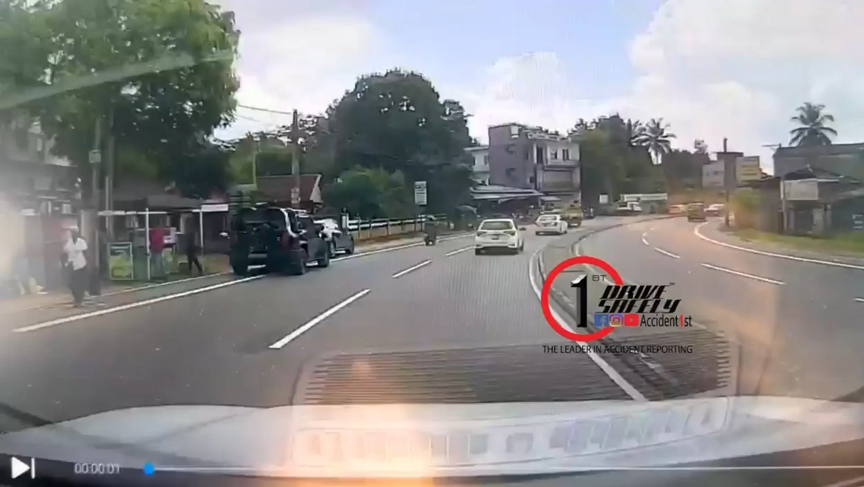 A car veered off its own lane at Kahathudu and collided with a car traveling in the opposite lane