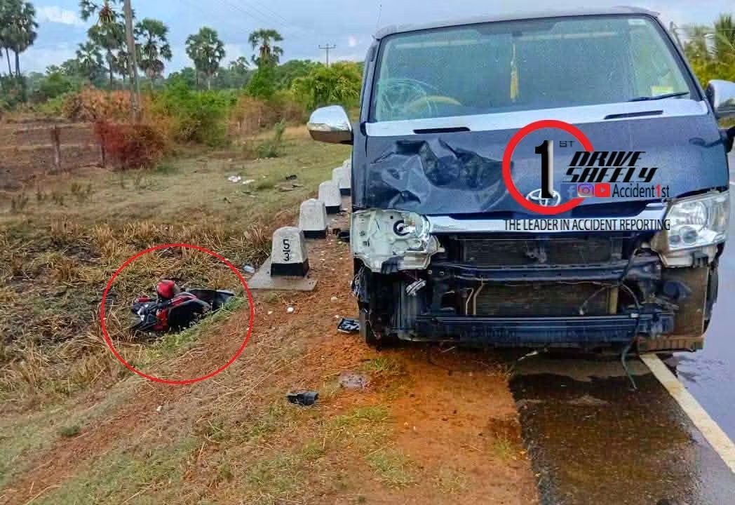 A serious accident involving a van and a motorcycle at Kilinochchi Murusumottei: the motorcyclist to Jaffna Teaching Hospital, the wife to Kilinochchi Hospital