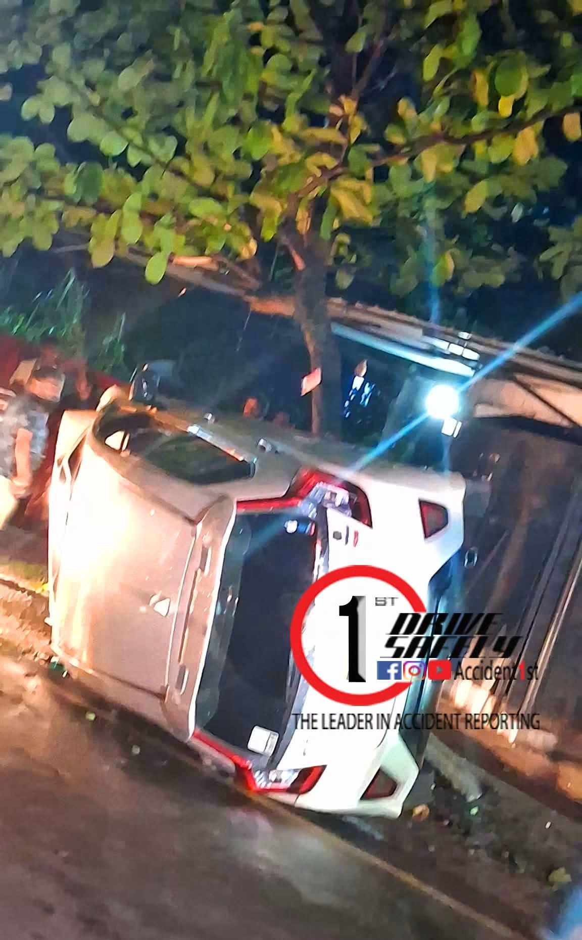 A car driven by a drunk driver hits a tree and overturns in Peradeniya fog: 3 injured
