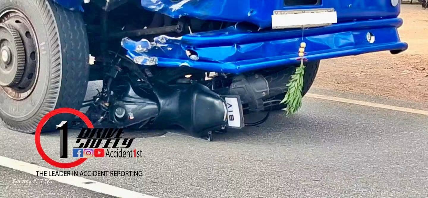 යාපනය කයිතඩිහිදී ලොරි රථයක ගැටුණු යතුරුපැදියක් යටවී මාරක අනතුරක්: තරුණයින් දෙදෙනෙකුට අවාසනාවන්ත ලෙස දිවි අහිමි වෙයි