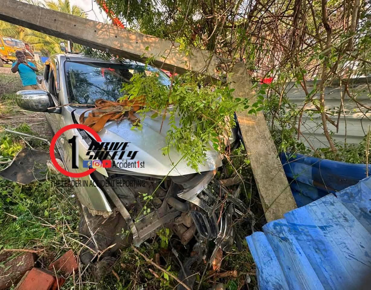 Double Cab Crashes into Concrete Utility Pole on Puliyankulam-Mullaitivu Road in Mathiyamadu