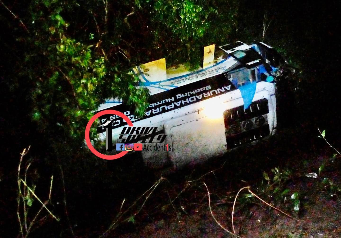 Luxury Bus Plunges 20 Feet into Ravine Near Mee Oya Bridge, Puttalam; 10 Injured