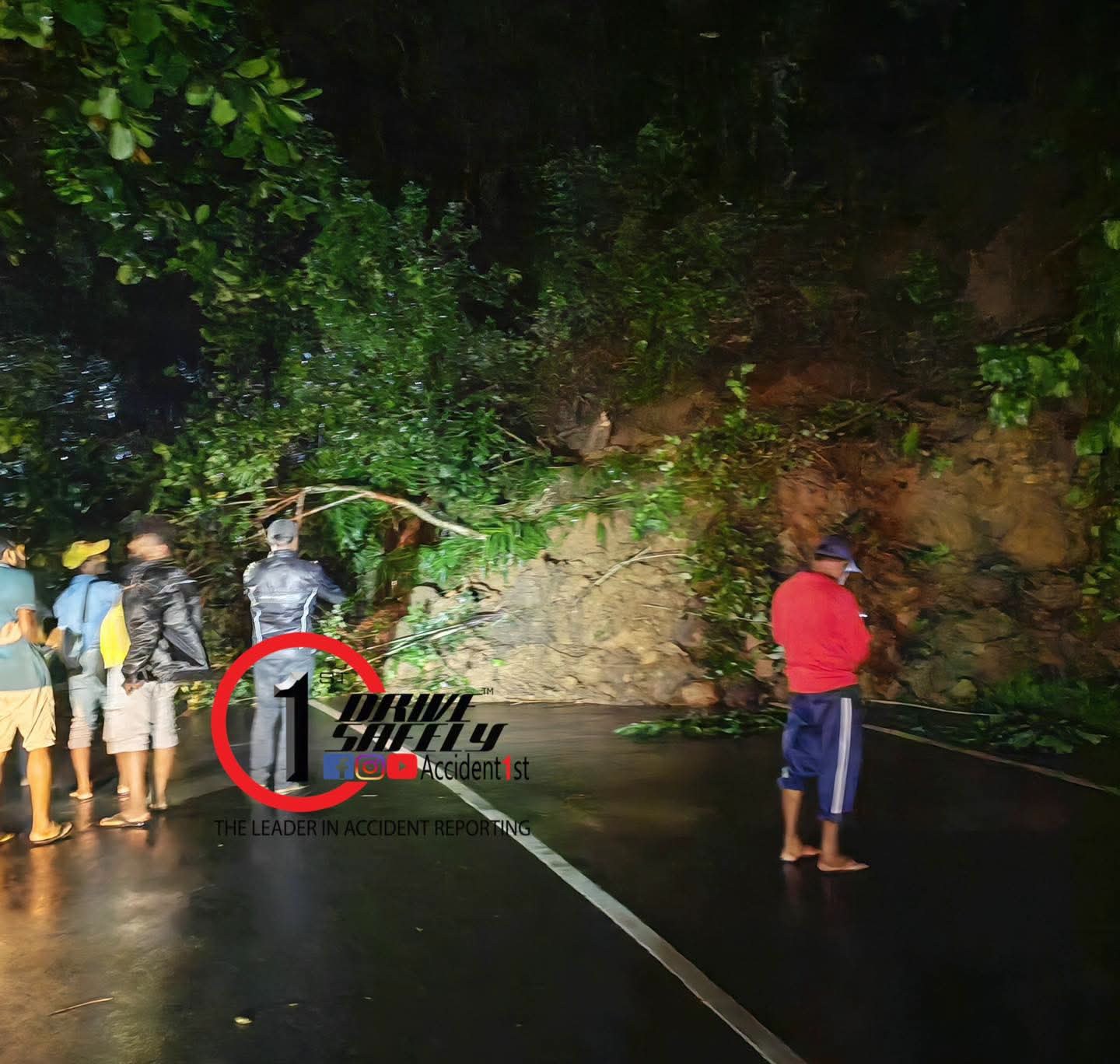 Major Landslide Blocks Colombo-Badulla A4 Highway at Ellepola: Traffic Diverted via Alternative Routes